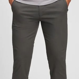 NWT: gap Modern Khakis in Skinny Fit with GapFlex 38 x 32 $60